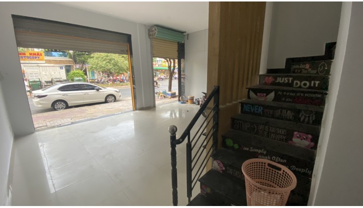 Cho thuê nhà mặt tiền Lê Thúc Hoạch 63m2, NGANG 7M